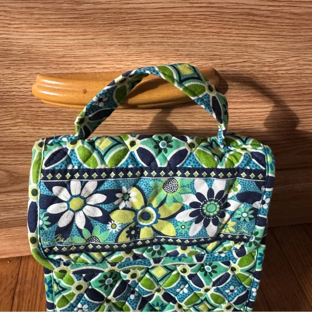 Vera Bradley Quilted Velcro Lunch Bag - Picture 2 of 11